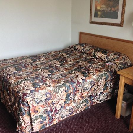 Super 8 By Wyndham Aberdeen West Room photo